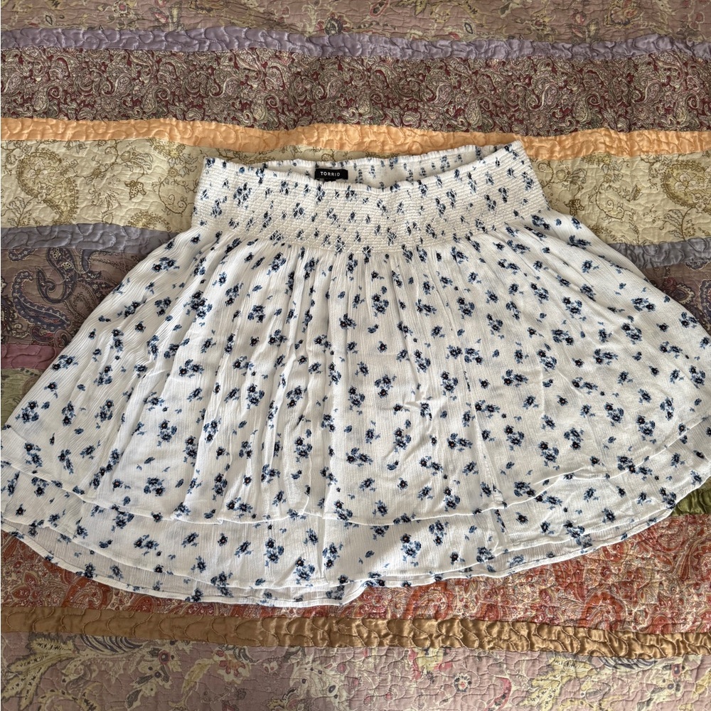 Torrid White and Blue Floral Skater Skirt